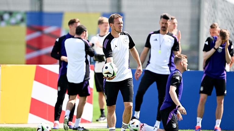 Julian Nagelsmann       -  Bundestrainer Julian Nagelsmann beim Abschlusstraining der deutschen Nationalmannschaft.