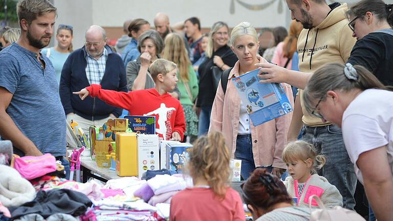 Viel zu entdecken gibt es beim Kinderstadtmarkt in Bad Kissingen. Viel zu entdecken gibt es beim Kinderstadtmarkt in Bad Kissingen.