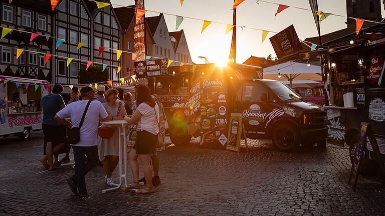 Am Abend ließ es sich beim Foodtruck-Festival in Bad Neustadt gut aushalten Am Abend ließ es sich beim Foodtruck-Festival in Bad Neustadt gut aushalten