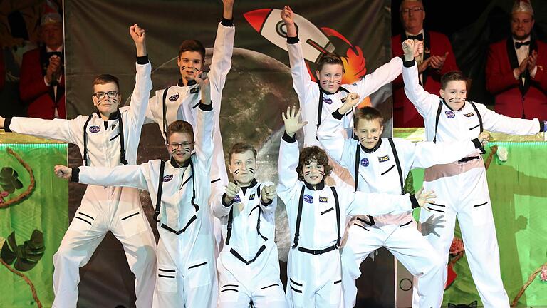 Gentleboys der KoKaGe, verkleidet als Astronauten. Gentleboys der KoKaGe, verkleidet als Astronauten.