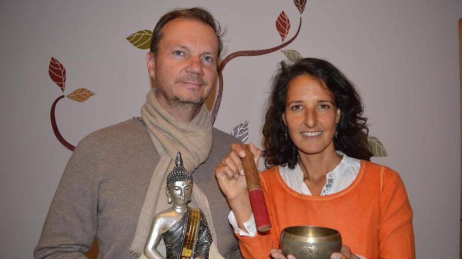 Neue Ideen während des Lockdowns: Jochen und Anna Auer im 'Haus für Bewusstheit im Leben' in Stralsbach. Foto: Archiv Isolde Krapf       -  Neue Ideen während des Lockdowns: Jochen und Anna Auer im 'Haus für Bewusstheit im Leben' in Stralsbach. Foto: Archiv Isolde Krapf