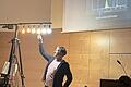 Referent Manuel Philipp brachte viele anschauliche Beispiele, was jeder einzelne und die Kommunen bei der Auswahl und Installation an Lichtquellen verbessern können. Er schätzt, dass ein Drittel der Lichtmenge und damit auch der Stromkosten im öff...       -  Referent Manuel Philipp brachte viele anschauliche Beispiele, was jeder einzelne und die Kommunen bei der Auswahl und Installation an Lichtquellen verbessern können. Er schätzt, dass ein Drittel der Lichtmenge und damit auch der Stromkosten im öffentlichen Bereich eingespart werden können.