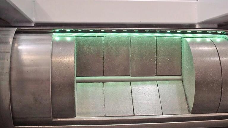 So sehen die Metall-Ronden aus, die im GKN-Werk Bad Brückenau für die Metallhydrid-Wasserstoffspeicher entwickelt wurden.       -  So sehen die Metall-Ronden aus, die im GKN-Werk Bad Brückenau für die Metallhydrid-Wasserstoffspeicher entwickelt wurden.