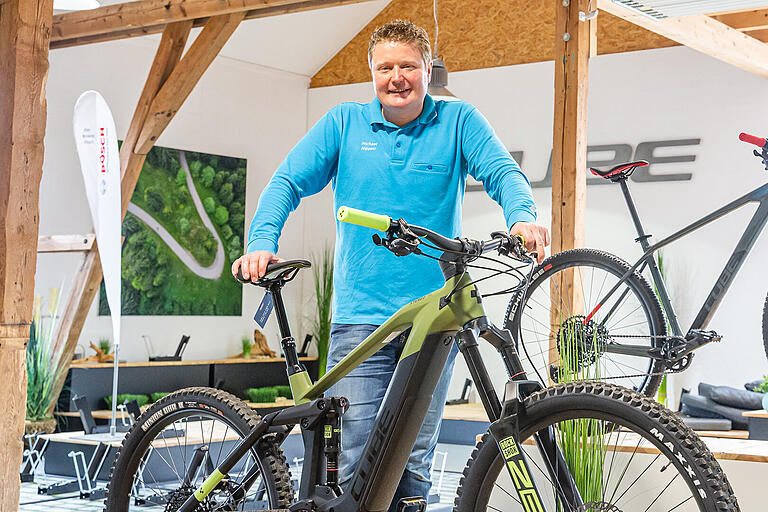 Michael Hippeli führt seinen 'CUBE Store Rhön' in Nordheim im neunten Jahr. Die E-Bike-Nachfrage im vergangenen Jahr war auch bei ihm im Laden enorm.