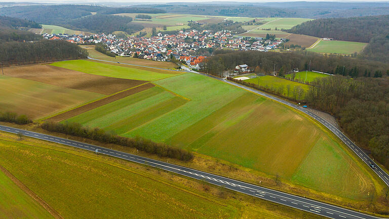 Die Planungen für dieses Gelände bei Üchtelhausen können weitergehen.