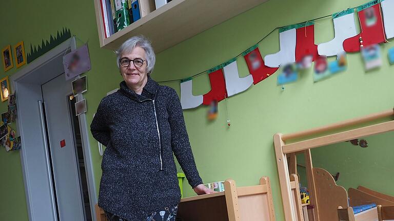 Die Leiterin des Obersfelder Kindergartens Claudia Lankes steht im leeren Gruppenraum. Wenn keine Anmeldungen mehr kommen, bleiben zum neuen Kindergartenjahr nur zwei Krippenkinder übrig. Die Leiterin des Obersfelder Kindergartens Claudia Lankes steht im leeren Gruppenraum. Wenn keine Anmeldungen mehr kommen, bleiben zum neuen Kindergartenjahr nur zwei Krippenkinder übrig.