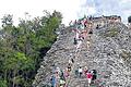 Steile Treppen zum Himmel: Pyramidenkletterer in Cobá