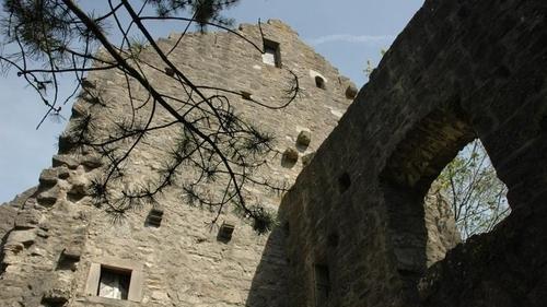 Ein Hauch von Burgenromantik in den altehrwürdigen Mauern der Salzburg       -  Ein Hauch von Burgenromantik in den altehrwürdigen Mauern der Salzburg