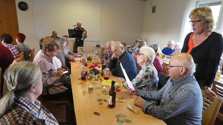 Gute Stimmung beim Oktoberfest im Sportheim