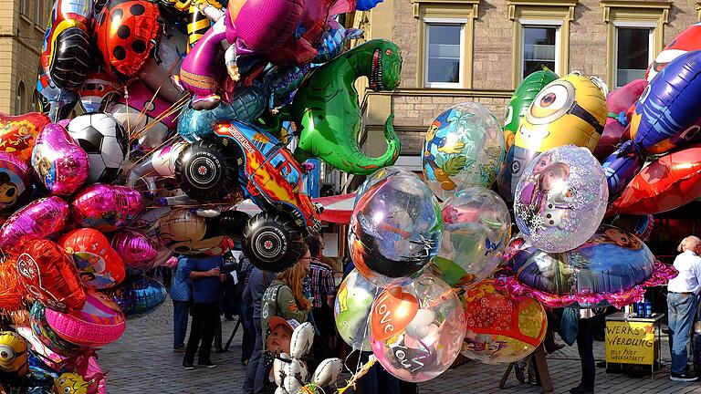 Ein Bild von einem früheren Michaelsmarkt - Ein Bild von einem früheren Michaelsmarkt Ein Bild von einem früheren Michaelsmarkt - Ein Bild von einem früheren Michaelsmarkt