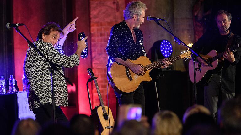 Frontm3n in der Würzburger Johanniskirche: Peter Howarth, Pete Lincoln und Mick Wilson (von links).