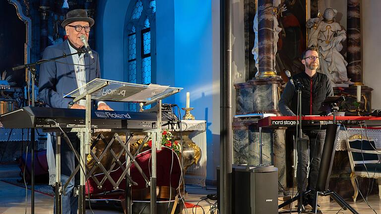 Siegfried Fietz und sein Sohn Oliver beim Konzert in Burglauer. Siegfried Fietz und sein Sohn Oliver beim Konzert in Burglauer.