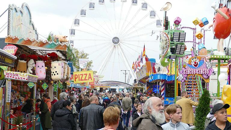 Einen großen Schrecken ereilte eine 64-jährige Frau in der Samstagnacht nach einem Besuch auf der Messe in Königshofen (Main-Tauber-Kreis).