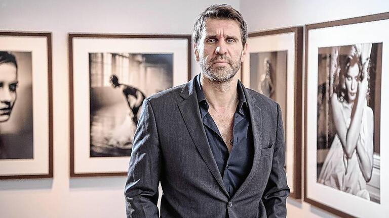 Vincent Peters zu Gast in Würzburg - Vincent Peters und seine Bilder in der Galerie Immagis. Vincent Peters zu Gast in Würzburg - Vincent Peters und seine Bilder in der Galerie Immagis.