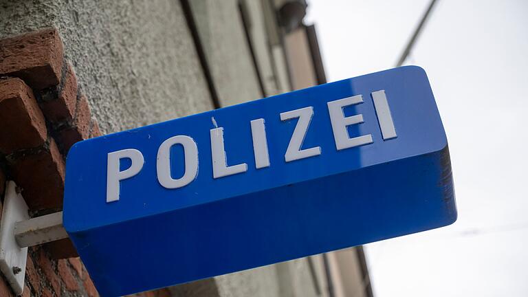 Polizei       -  Ob und inwiefern der Tatverdächtige neben zwei Raubdelikten und dem versuchten Mord noch für andere Delikte verantwortlich sein könnte, soll ermittelt werden. (Symbolbild)