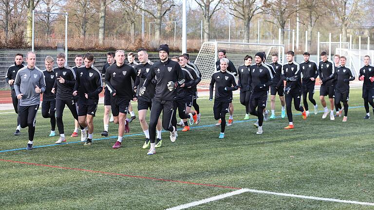Der FC 05 Schweinfurt bereitet sich auf die Restrunde der Regionalliga Bayern vor - heute ist der Bayernligist FV 04 Würzburg für ein Testspiel zu Gast bei den Nullfünfern. Der FC 05 Schweinfurt bereitet sich auf die Restrunde der Regionalliga Bayern vor - heute ist der Bayernligist FV 04 Würzburg für ein Testspiel zu Gast bei den Nullfünfern.