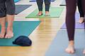 Yoga       -  Ein Yoga-Zentrum sollte einer Frau für ihre Arbeit Mindestlohn zahlen - und legte dagegen Verfassungsbeschwerde ein. (Symbolbild)