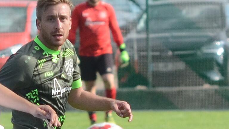 Manuel Römlein wird in der kommenden Saison als Spielertrainer hauptverantwortlich für die Geschicke des TSV Neuhütten-Wiesthal sein. Manuel Römlein wird in der kommenden Saison als Spielertrainer hauptverantwortlich für die Geschicke des TSV Neuhütten-Wiesthal sein.