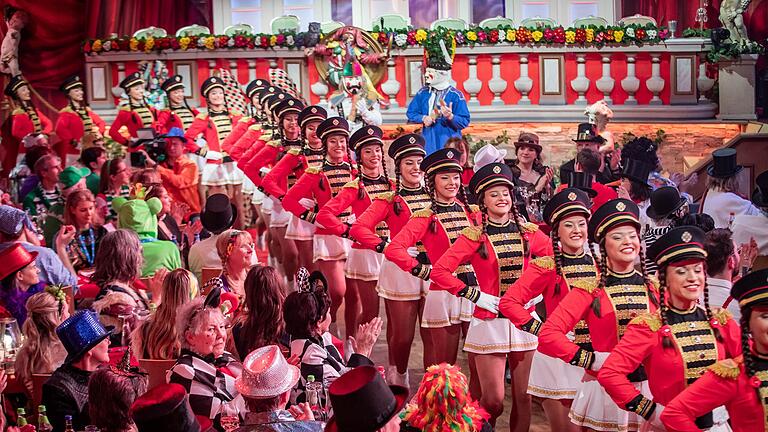 An diesem Freitag (2. Februar) ist es wieder soweit: Die TV-Prunksitzung des Bayerischen Rundfunks wird live aus Veitshöchheim im Landkreis Würzburg übertragen. Das Bild entstand bei der Generalprobe von 'Fastnacht in Franken' am Donnerstag An diesem Freitag (2. Februar) ist es wieder soweit: Die TV-Prunksitzung des Bayerischen Rundfunks wird live aus Veitshöchheim im Landkreis Würzburg übertragen. Das Bild entstand bei der Generalprobe von 'Fastnacht in Franken' am Donnerstag