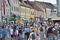 Der 30. Kunst- und Kunsthandwerkermarkt in Bad Königshofen zog bei hochsommerlichen Temperaturen mehrere tausend Besucher in die unterfränkische Kurstadt.