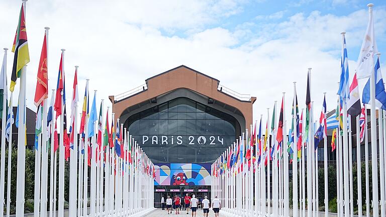 Paris 2024 - Vorbereitungen       -  Das Leben im Olympischen Dorf ist nicht immer einfach.