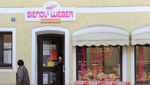 Ein Filiale der Bäckerei Biendl und Weber in Donaustauf (Oberpfalz), aufgenommen am Donnerstag (16.02.2012). Die Großbäckerei musste ihre Produktion wegen hygienischer Mängel einstellen.