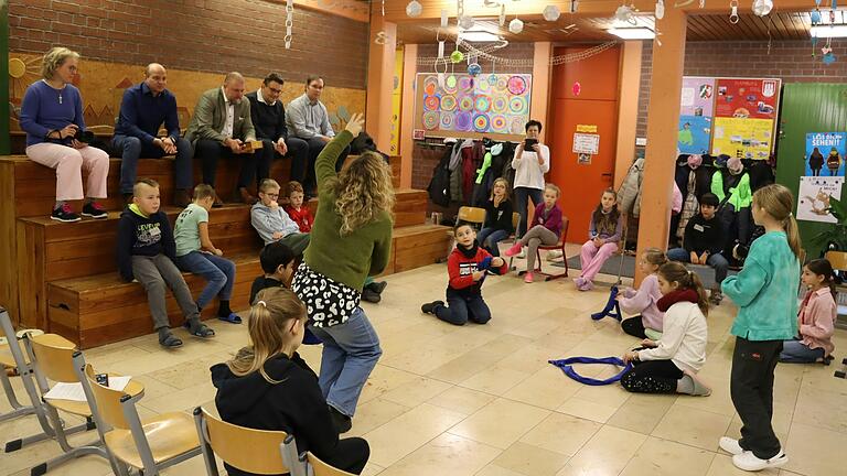 Theaterpädagogik an der Auber Grundschule. Theaterpädagogik an der Auber Grundschule.
