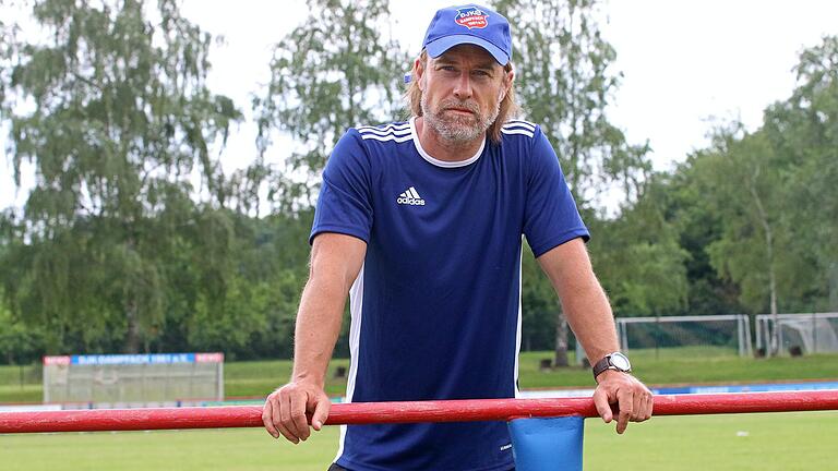 Sein Team wird als Topfavorit der Bezirksliga Ost gehandelt: Trainer Oliver Kröner von der DJK Dampfach