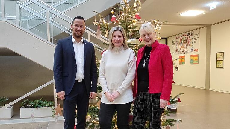 Von links:&nbsp; 1. Bürgermeister Sebastian Hauck, Constanze Jacobi-Kretz, Rektorin Katrin Beinrott.