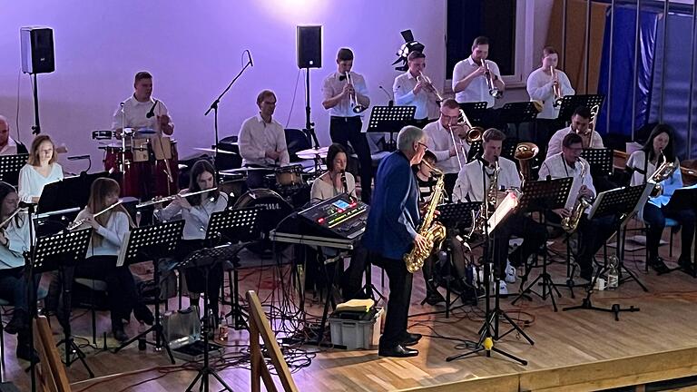 'Pfeffer, Salz & Sahne': Ihre Musik brachte Körper, Geist und Gedächtnis der Tanzenden ins Schwitzen. 'Pfeffer, Salz & Sahne': Ihre Musik brachte Körper, Geist und Gedächtnis der Tanzenden ins Schwitzen.