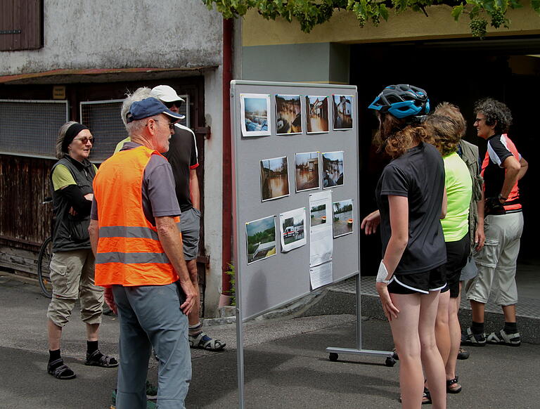 Die Ausstellung der Eltmänner von der Kriegszeit mit der Zerstörung des Mainübergangs bis heute mit der neuen Brücke und der Ersatzübergangsstelle stieß auf großes Interesse.