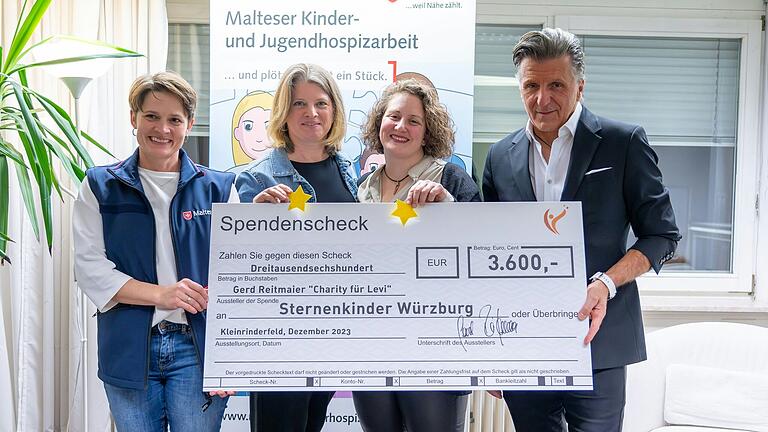 Große Freude über eine große Spende (von links): Cornelia Siedler, Heike Nitzl, Verena Schmidt (alle Malteser Sternenkinder), Zauberer und Spender Gerd Reitmaier.