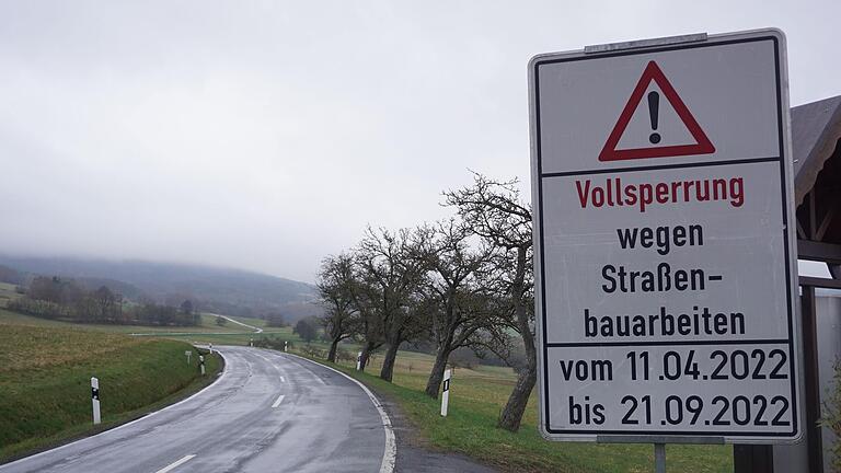 Seit der Sanierung der Straße zwischen Waldberg und Sandberg fließt Straßenabwasser in die gemeindliche Kanalisation. Bei zukünftigen Arbeiten im Ortsgebiet soll ein Trennsystem eingerichtet werden.