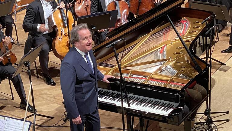 Beethoven-Spezialist Rudolf Buchbinder mit den Bamberger Symphonikern im Regentenbau       -  Beethoven-Spezialist Rudolf Buchbinder mit den Bamberger Symphonikern im Regentenbau