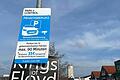 Auf dem Parkplatz vor Lidl, Kik, Deichmann und Co. in der Gemündener Straße gibt es jetzt eine neue Regelung. Die Parkscheibenpflicht wurde in diesem Zuge durch eine Kennzeichenerkennung ersetzt.