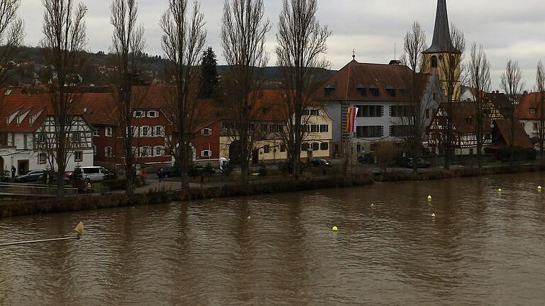 Seit 1923 versorgt die Gemeinde Margetshöchheim ihre Bürgerinnen und Bürger mit eigenem Trinkwasser. Seit 1923 versorgt die Gemeinde Margetshöchheim ihre Bürgerinnen und Bürger mit eigenem Trinkwasser.