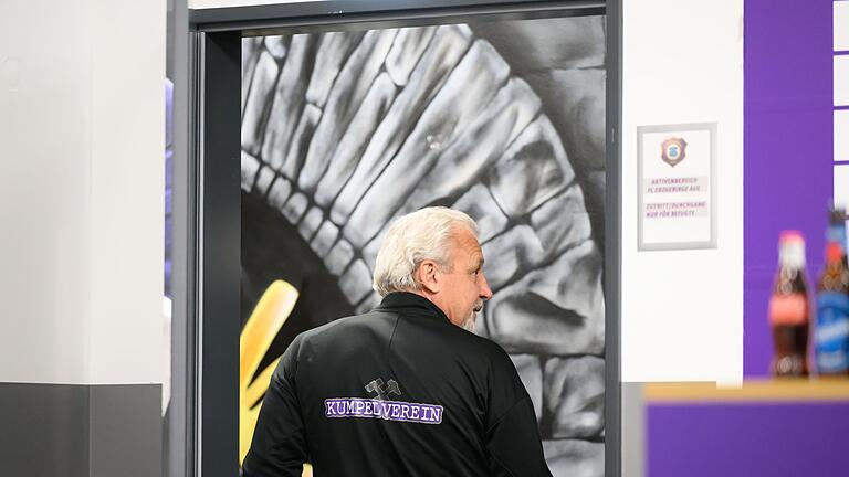 Pavel Dotchev       -  Abschied am Saisonende: Trainer Pavel Dotchev muss in Aue gehen.