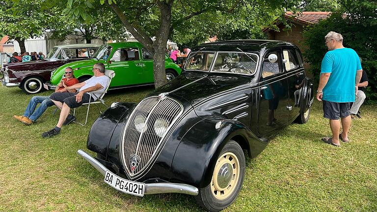 Das älteste Schmuckstück war ein Peugeot 402 aus den 1930er Jahren.