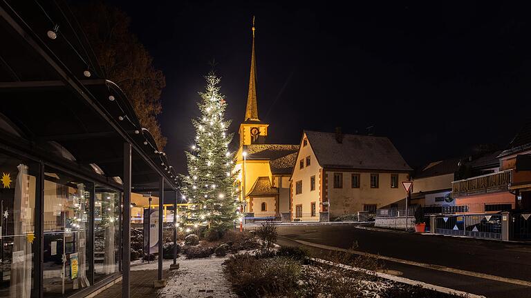 Die Kirche von Himmelstadt. Das Himmlische an diesem Ort in Main-Spessart erkennt man nicht auf den ersten Blick.