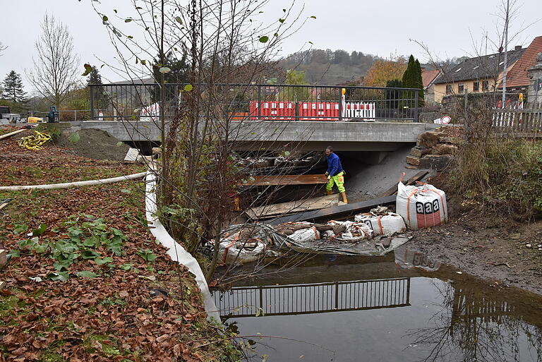Etwas länger als geplant zog sich die Sanierung der Tauber- und Mühlbachbrücke in Röttingen hin. Etwas länger als geplant zog sich die Sanierung der Tauber- und Mühlbachbrücke in Röttingen hin.