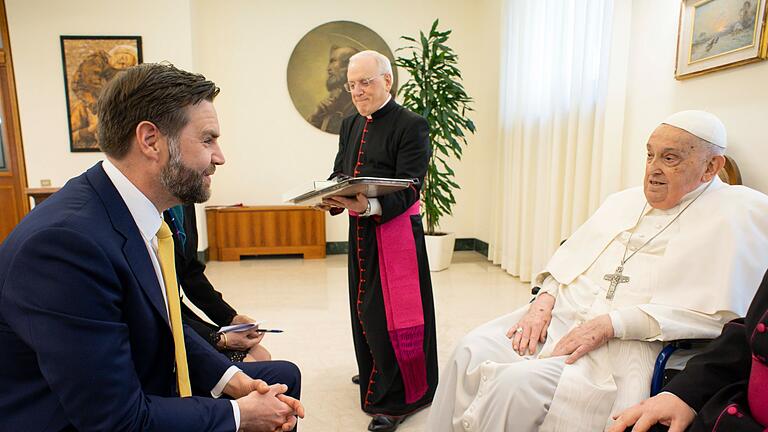 US-Vizepräsident Vance beim Papst im Vatikan       -  US-Vizepräsident Vance traf sich am Ostersonntag mit Papst Franziskus