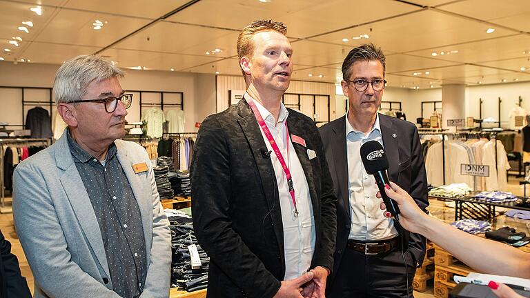 Betriebsrat Siegfried Fichna, Galeria-Filialleiter Andre Tworowski und Oberbürgermeister Christian Schuchardt (von links) am Freitag bei der Pressekonferenz zur Rettung von Galeria Kaufhof in Würzburg. Betriebsrat Siegfried Fichna, Galeria-Filialleiter Andre Tworowski und Oberbürgermeister Christian Schuchardt (von links) am Freitag bei der Pressekonferenz zur Rettung von Galeria Kaufhof in Würzburg.
