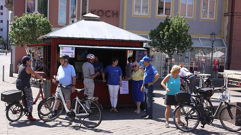 Karlstadt-Wernfeld und zurück und das möglichst oft - 225 solcher Runden fuhren bei der zweiten Rotary-Radl-Tour am Sonntag 130 Teilnehmende. Foto Jürgen Kamm