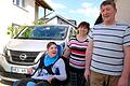 Familie Walder aus Strahlungen mit (von links) dem schwerstbehinderten Sohn Markus, Mutter Marina und Vater Alexander Walder.