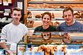 Eine der letzten Familienbäckereien in Würzburg:&nbsp; Jürgen Thein, Geschäftsführer der Bäckerei Gehrold (rechts), mit Tochter Tanja Fehrer und Sohn Lukas Thein.