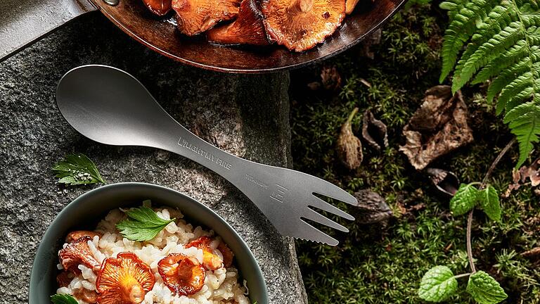 Risotto mit Pfifferlingen       -  Pfifferlingen geben dem Risotto von Martin Nordin Geschmack. Weitere knusprig gebratene Pfifferlingen als Topping bilden das i-Tüpfelchen.