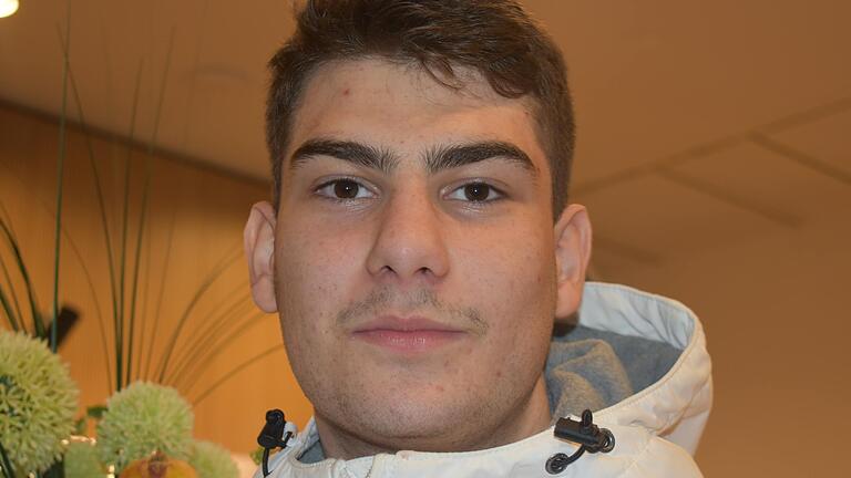 Tarik Rovcanin, 17, aus Bad Neustadt will Freude an seinem Job haben. Tarik Rovcanin, 17, aus Bad Neustadt will Freude an seinem Job haben.