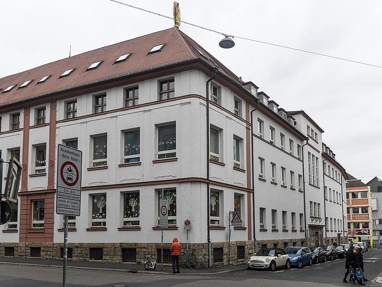 1935 wurde der so genannte Mittelbau, Bohnesmühlgasse 16, errichtet. 1935 wurde der so genannte Mittelbau, Bohnesmühlgasse 16, errichtet. 