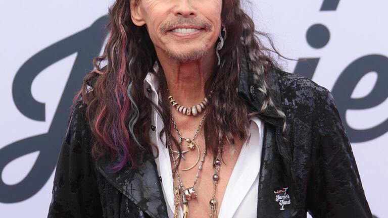 Steven Tyler       -  Steven Tylers Stimmbänder sind wegen einer Verletzung dauerhaft geschädigt.
