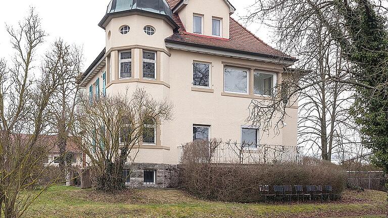 Jopp Academy - In der ehemaligen Künstler-Villa am Donsenhaug soll die Jopp-Akademie eine Behausung finden. Jopp Academy - In der ehemaligen Künstler-Villa am Donsenhaug soll die Jopp-Akademie eine Behausung finden.